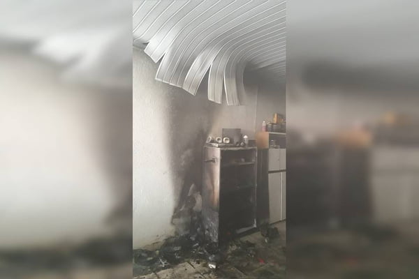 Bombeiros combatem principio de incêndio em loja automotiva no DF