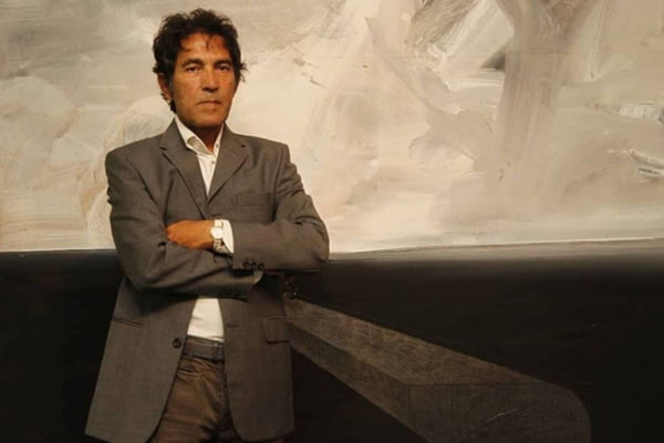 Artista italiano vende ‘escultura’ invisível por cerca de R$ 93 mil