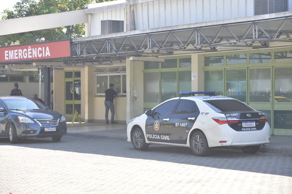 Polícia chega ao hospital municipal Lourenço Jorge