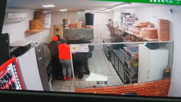 Policial de folga deixou quatro mortos em pizzaria