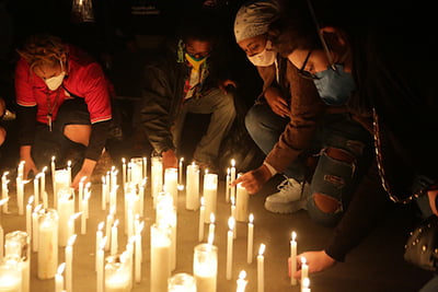 Jacarezinho: 60 parentes de jovens assassinados cobram indenização do Estado