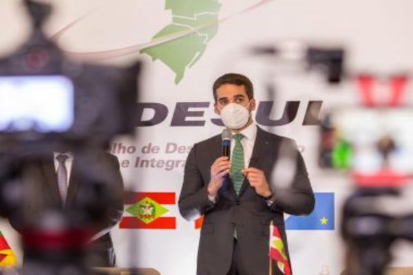 Eduardo Leite faz campanha para prévias do PSDB na Bahia