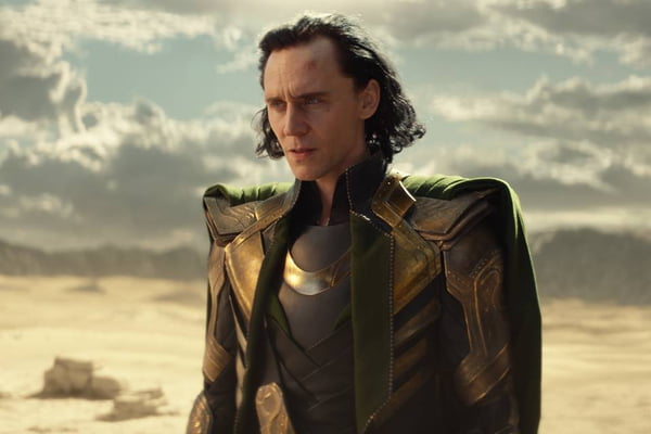 Imagem colorida de um homem branco, personagem da série Loki - Metrópoles