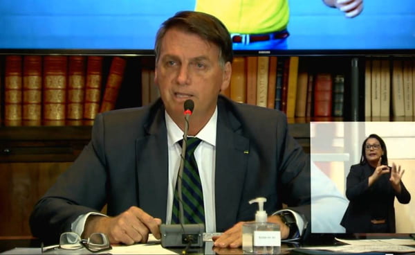 Bolsonaro faz live para denunciar fraude nas urnas