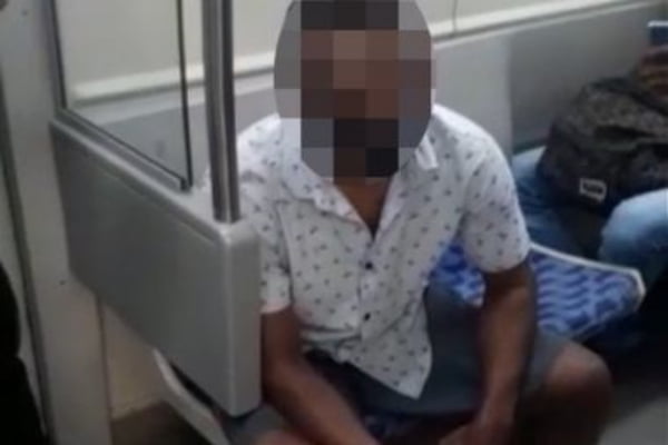 Bahia passageiros reclamam de homem que teria se masturbado em metrô