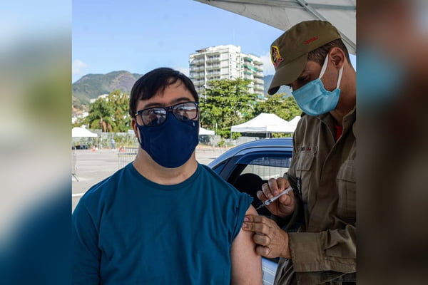 Vacinação de pessoas com deficiência no Rio de Janeiro