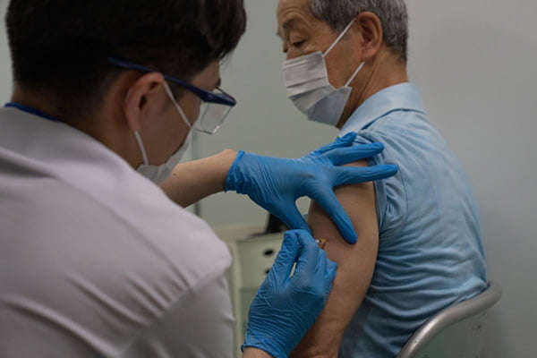 Mass Coronavirus Vaccination Begins In Tokyo