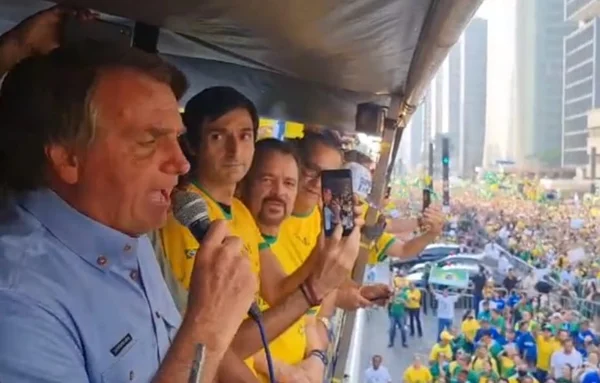 Presidente Jair Bolsonaro no discurso aos apoiadores na Avenida Paulista, em SP