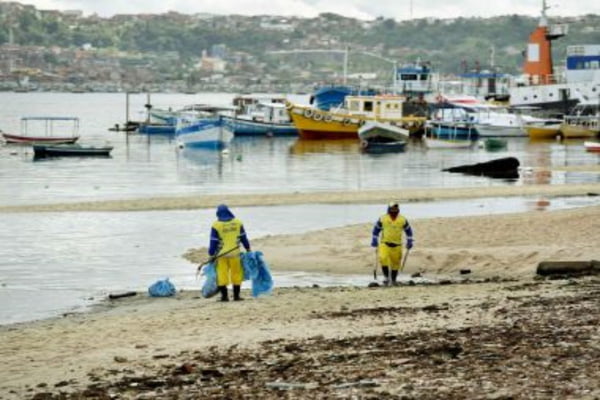 Salvador recolhe mais de 2 mil toneladas de lixo nas praias