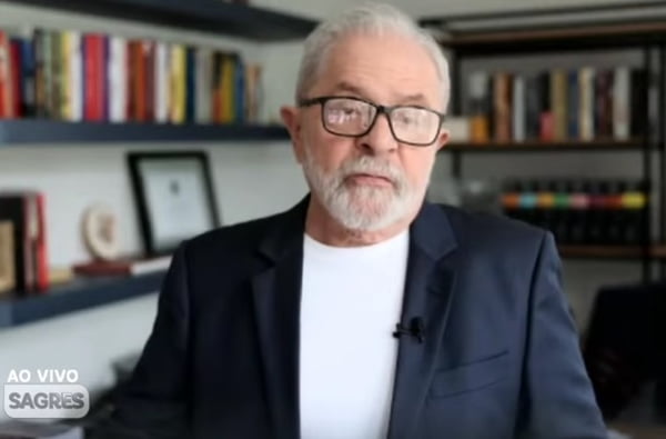 Ex-presidente Lula dá entrevista à Rádio Sagres, em Goiás