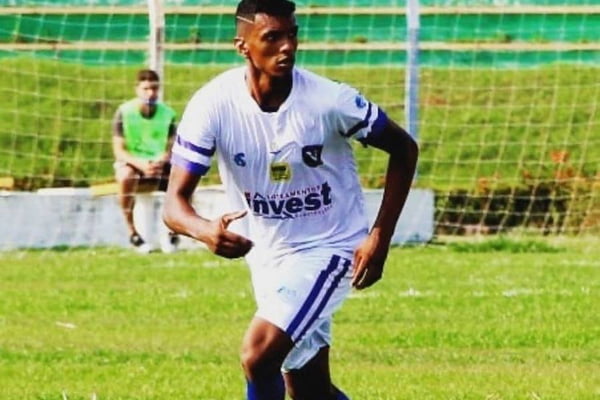 Willian Santana, de 21 anos, é ex-zagueiro do Sinop Futebol Clube, e foi rendido por quatro homens na frente de uma casa em Sinop, Mato Grosso