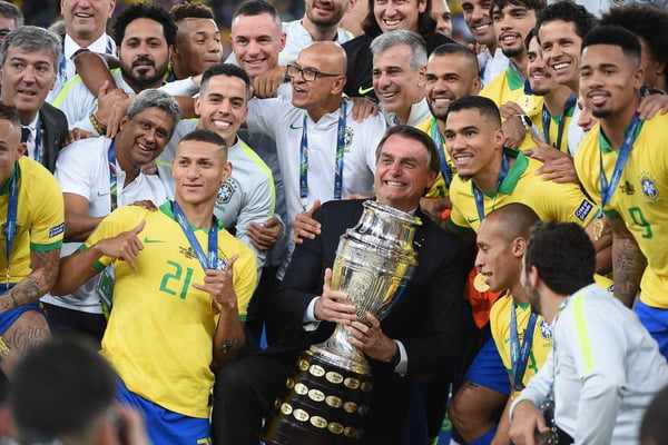 Bolsonaro e futebol