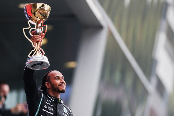 Lewis Hamilton 100º título