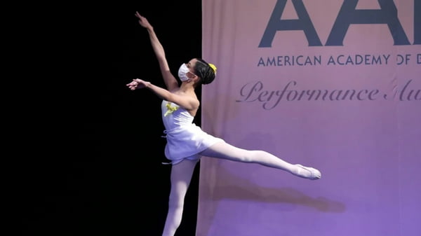 Bailarina quer fazer curso nos EUA
