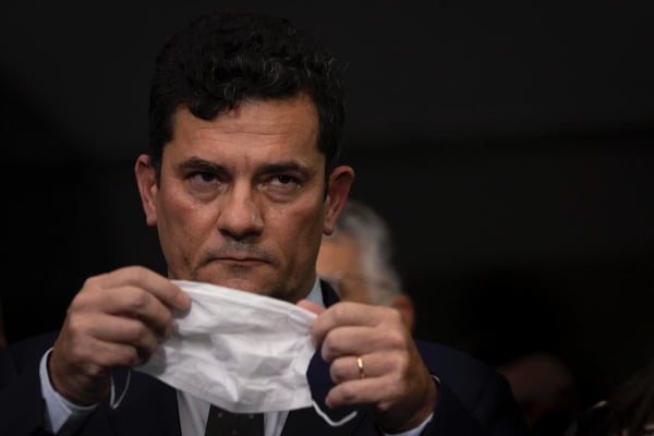 O candidato à presidência Sergio Moro concede coletiva no Senado Federal para apoiar o posicionamento do Podemos a favor dos programas de transferência de renda