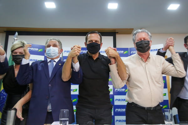 Candidatos do PSDB à Presidência da República, João Doria e Arthur Virgilio concedem entrevista coletiva para informar sobre a retomada do processo de votação