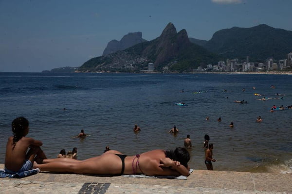 Praias do Rio de Janeiro estão com água escura