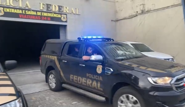 Polícia Federal faz operação contra a fraude na compra de testes de Covid-19 no Rio