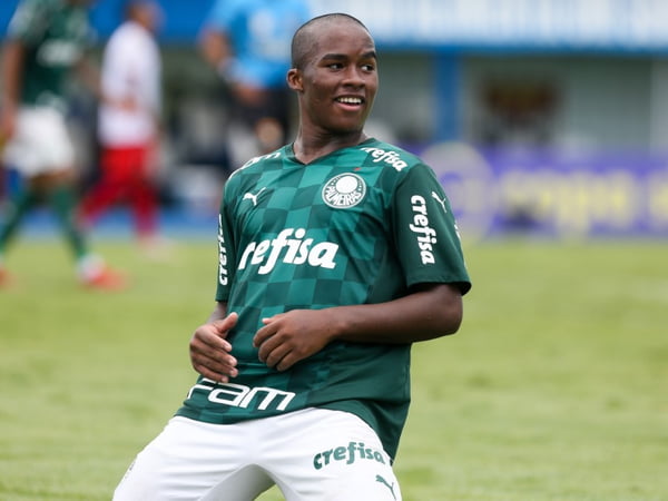 Atacante Endrick, um dos destaques da Copinha atuando pelo Palmeiras