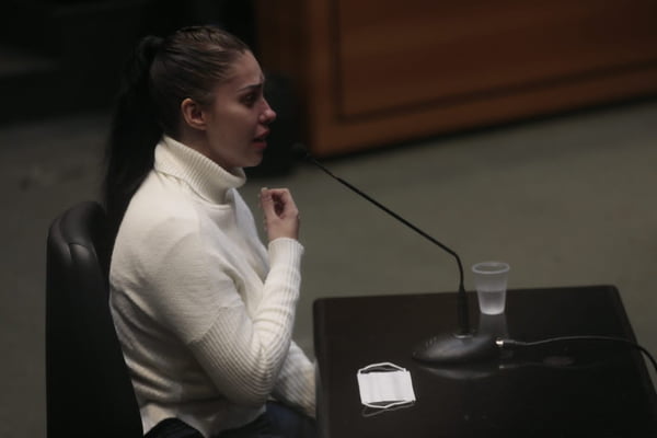 A professora é acusada de matar o filho de 4 anos junto com o ex-namorado, o ex-vereador Jairinho