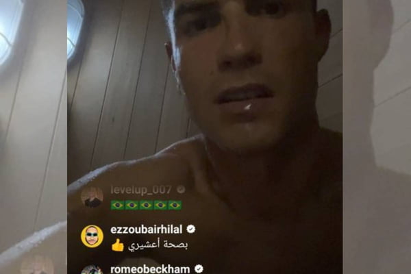 Cristiano Ronaldo faz live em sauna
