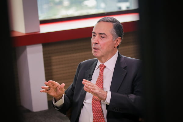 Guilherme Amado entrevista o presidente do TSE, Luís Roberto Barroso