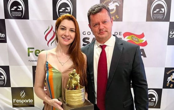 Deputada Ana Campagnolo e o advogado Cláudio Gastão