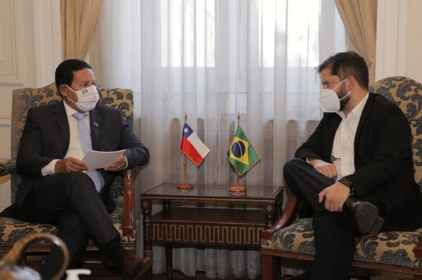 Reunião entre o presidente eleito do Chile Gabriel Boric e o vice-presidente brasileiro, Hamilton Mourão