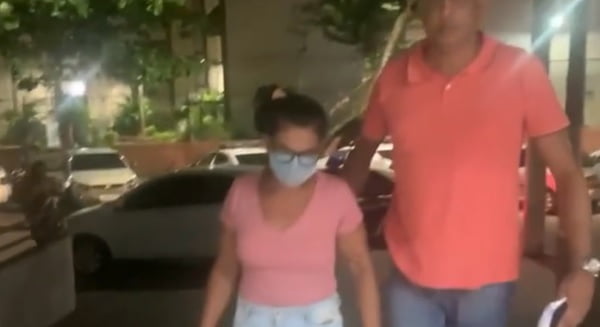 Luciana Rodrigues é levada por policial por suspeita de atear fogo no marido, que morreu no Rio de Janeiro