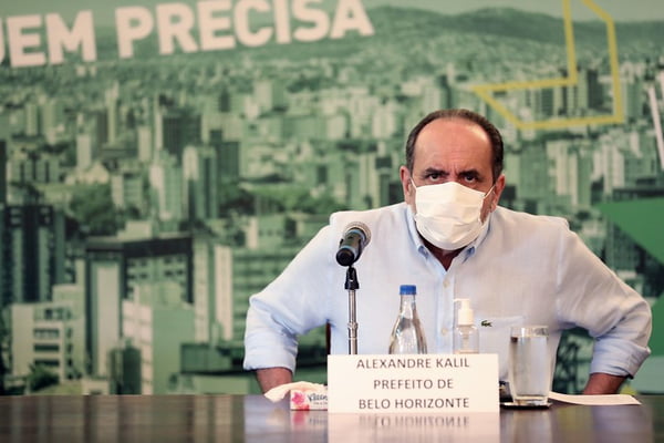 O prefeito de Belo Horizonte, Alexandre Kalil, durante coletiva de imprensa sobre a pandemia do novo coronavírus - Metrópoles