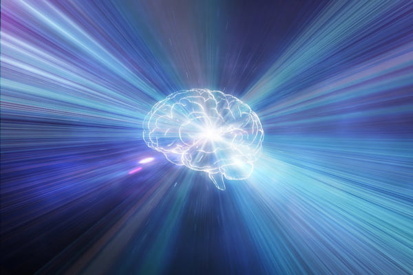 Imagem colorida do cérebro com feixes de luz - Metrópoles - sexto sentido