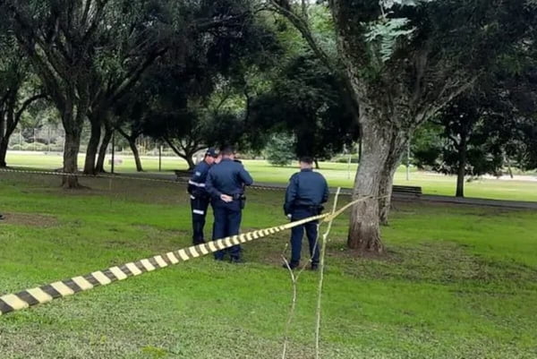 corpo de mulher achado em parque de curitiba