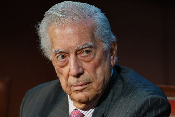 Escritor Vargas Llosa