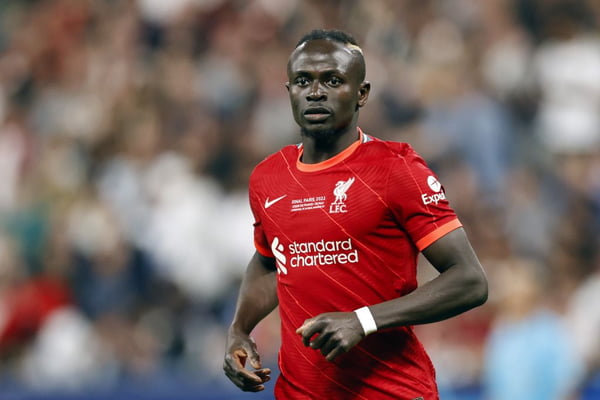 Sadio Mané, atacante senegalês que atua pelo Liverpool