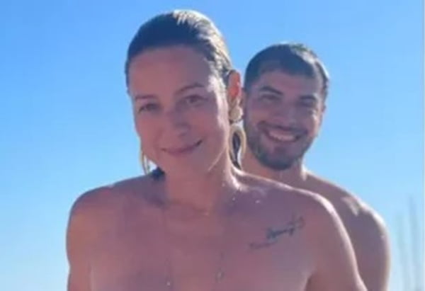 Luana Piovani surpreende com fotos fazendo topless em praia de Ibiza