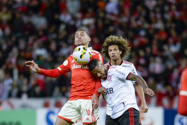 Flamengo perde de 3 x 1 para o Internacional na estreia de Dorival Junior