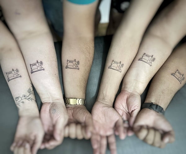 Família fez tatiagens para homenagear avó