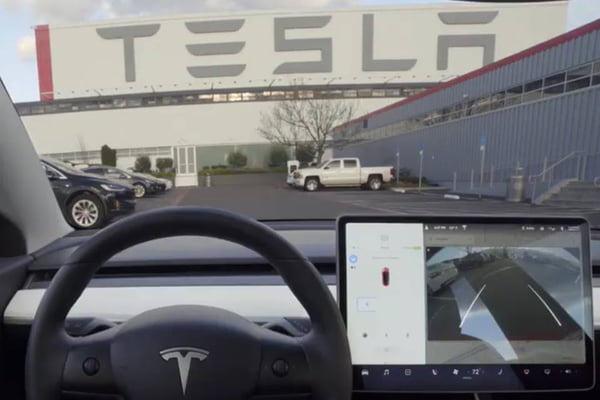Após Ford, GM fecha parceria com a Tesla para usar “super carregador”