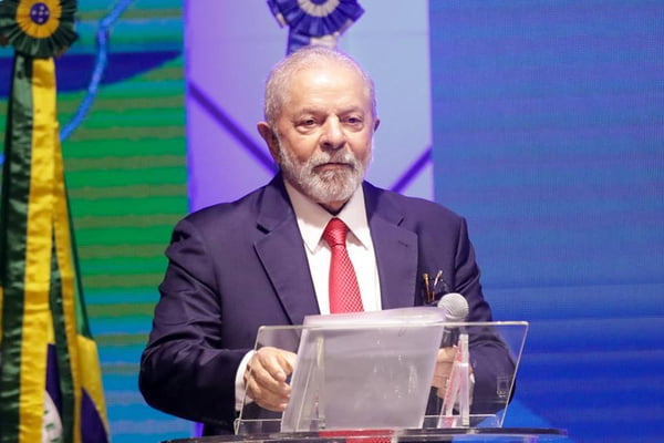 Lula encontra lideranças e empresários do comércio de bens, serviços e turismo para conversar sobre demandas do setor.