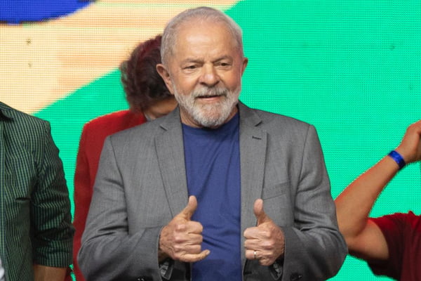 O ex-presidente Luiz Inácio Lula da Silva participa de ato público em brasília df 4