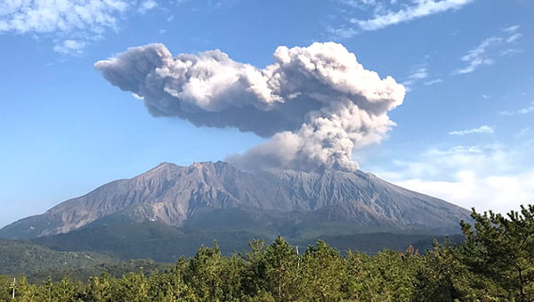 Vulcão em erupção no Japão