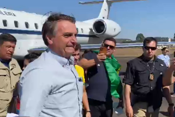 Bolsonaro chega em Juiz de Fora para primeiro ato da campanha eleitoral