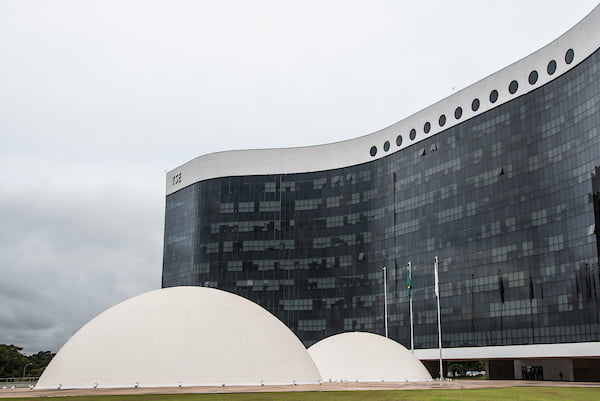Imagem colorida mostra prédio-sede do Tribunal Superior Eleitoral (TSE) em Brasília (DF) - Metrópoles
