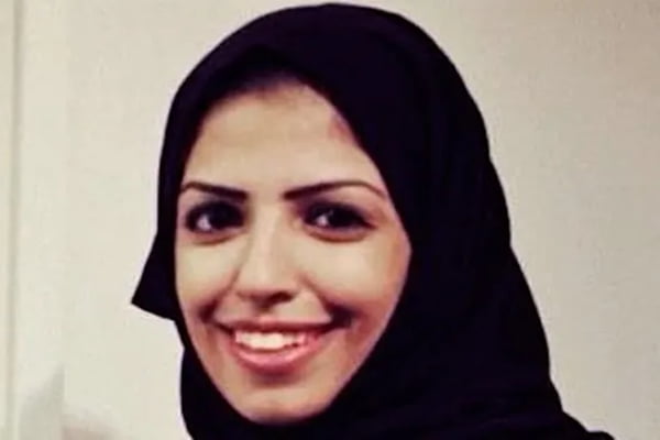 Salma al-Shehab foi presa na Arábia Saudita por ter uma conta no Twitter