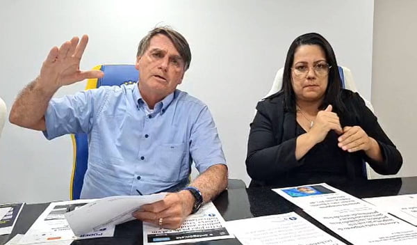 Após Datafolha apontar avanço de Bolsonaro, presidente faz live