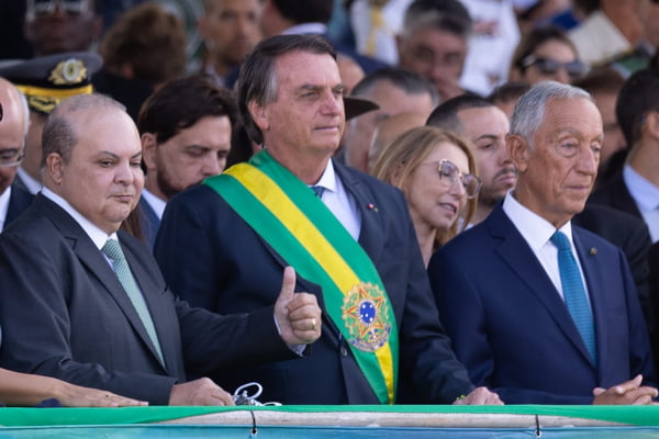 Governado Ibaneis Rocha ao lado de jair Bolsonaro e Presidente de Portugal Marcelo Rebelo de Sousa