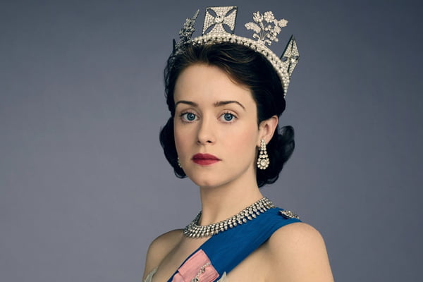 Claire Foy como rainha elizabeth