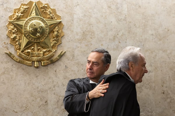 Ricardo Lewandowski durante cerimônia de posse da ministra Rosa Weber para a Presidência do STF e Luís Roberto Barroso, assume a vice-presidência do supremo