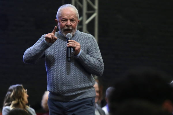Lula discursa em evento com líderes de cooperativas