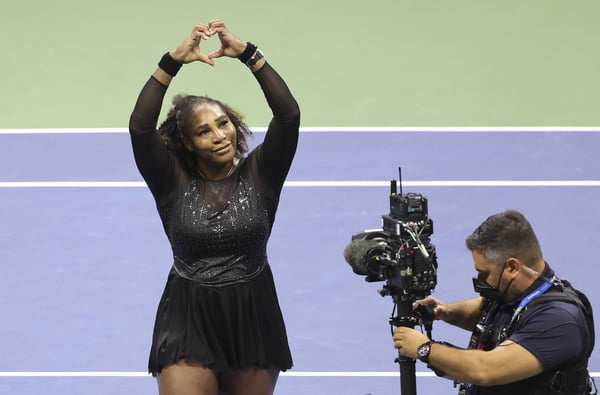 Serena Williams sendo homenageada no US Open - Metrópoles